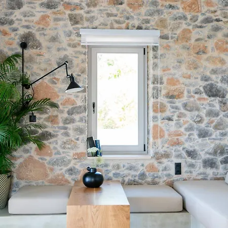 度假居 Stone Build With Private Pool *