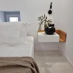 Stone Build With Private Pool 펜션 *