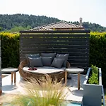 펜션 Stone Build With Private Pool 콜리오스
