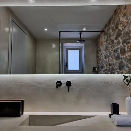 Stone Build With Private Pool 別荘